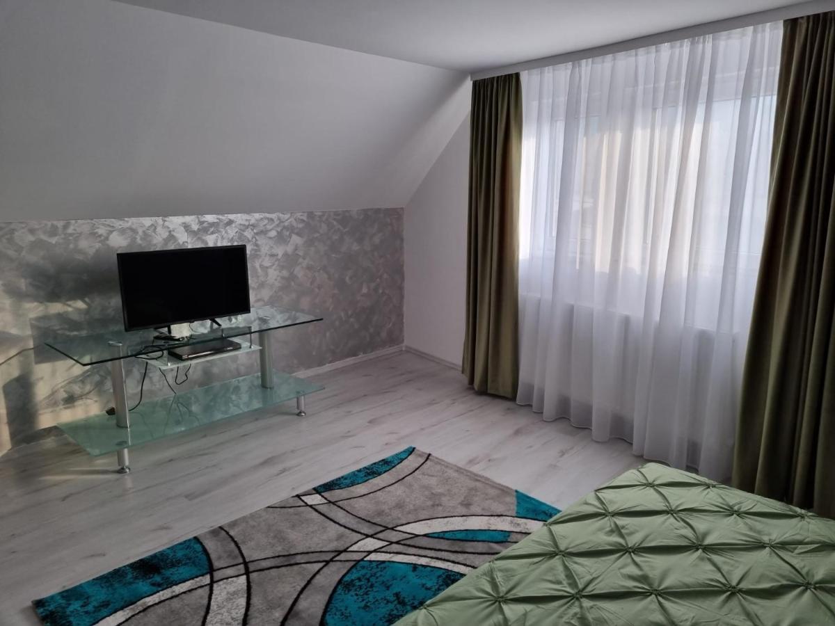 Izabella Guest House 萨彻勒 外观 照片