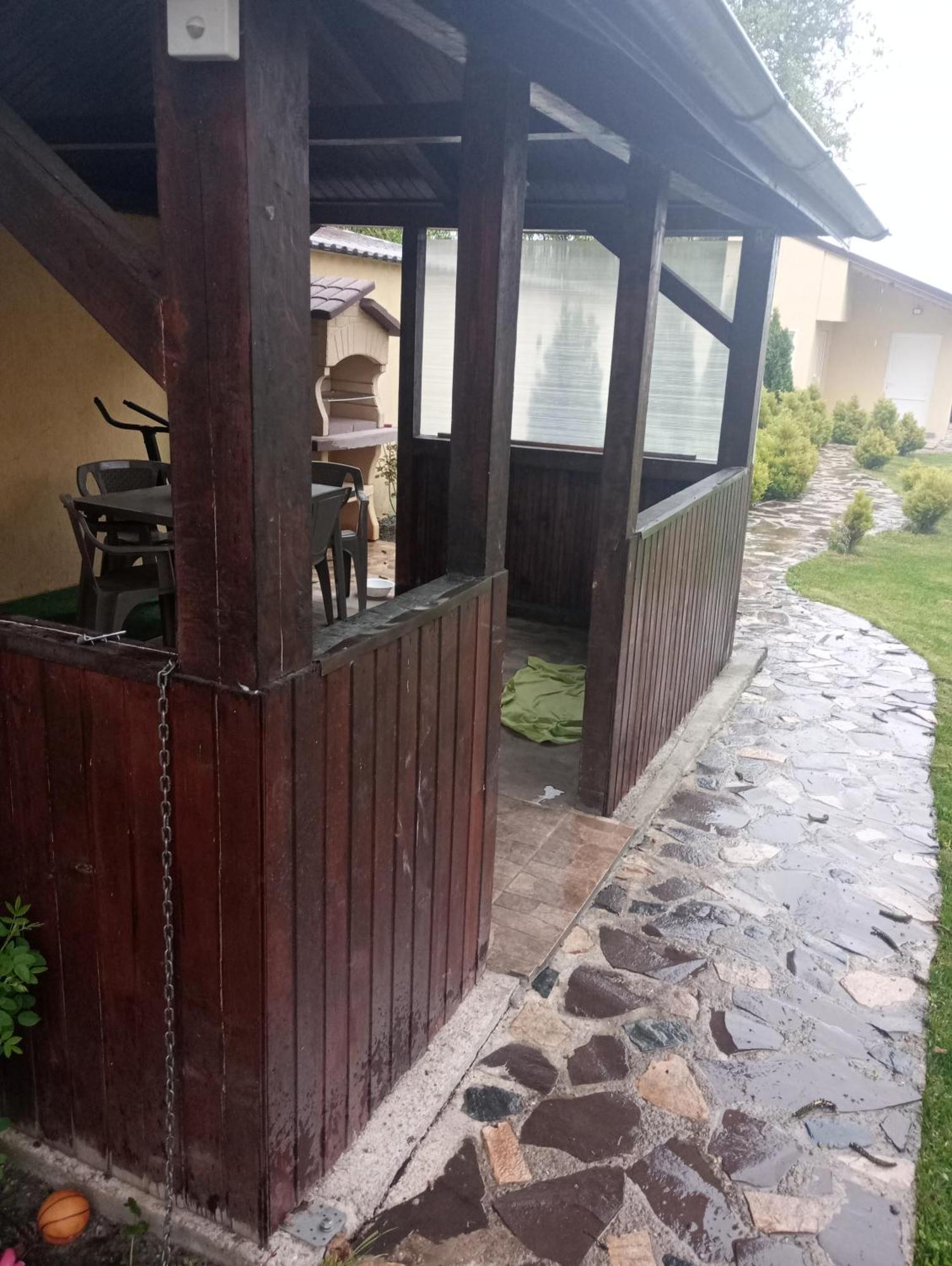 Izabella Guest House 萨彻勒 外观 照片