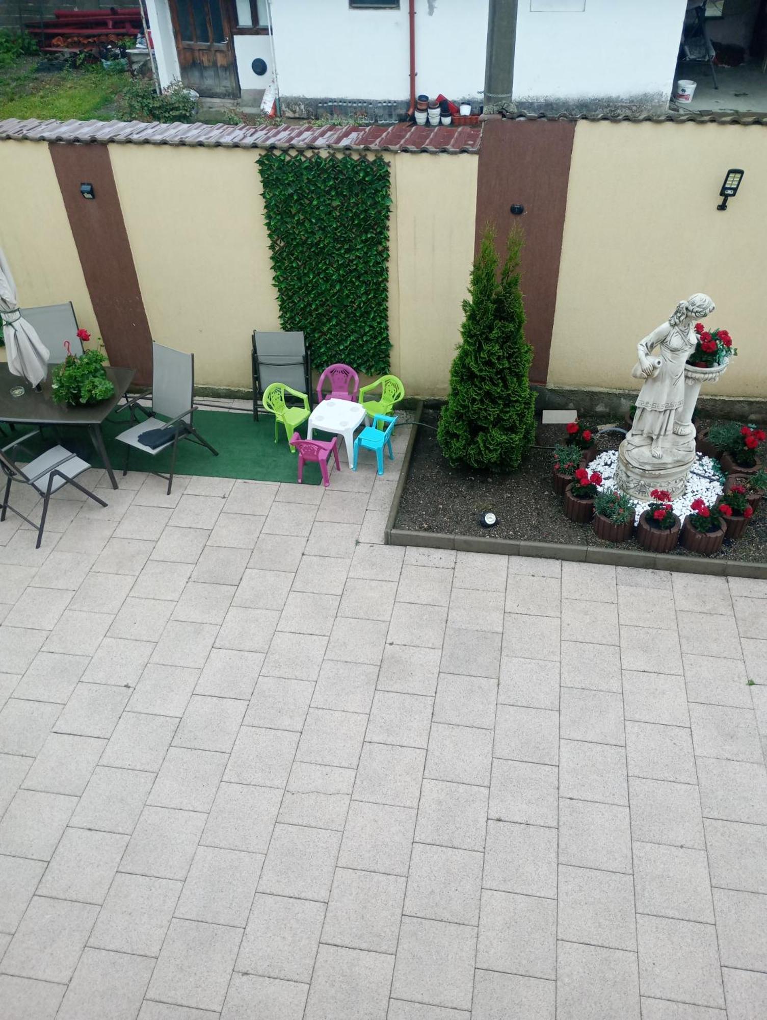 Izabella Guest House 萨彻勒 外观 照片