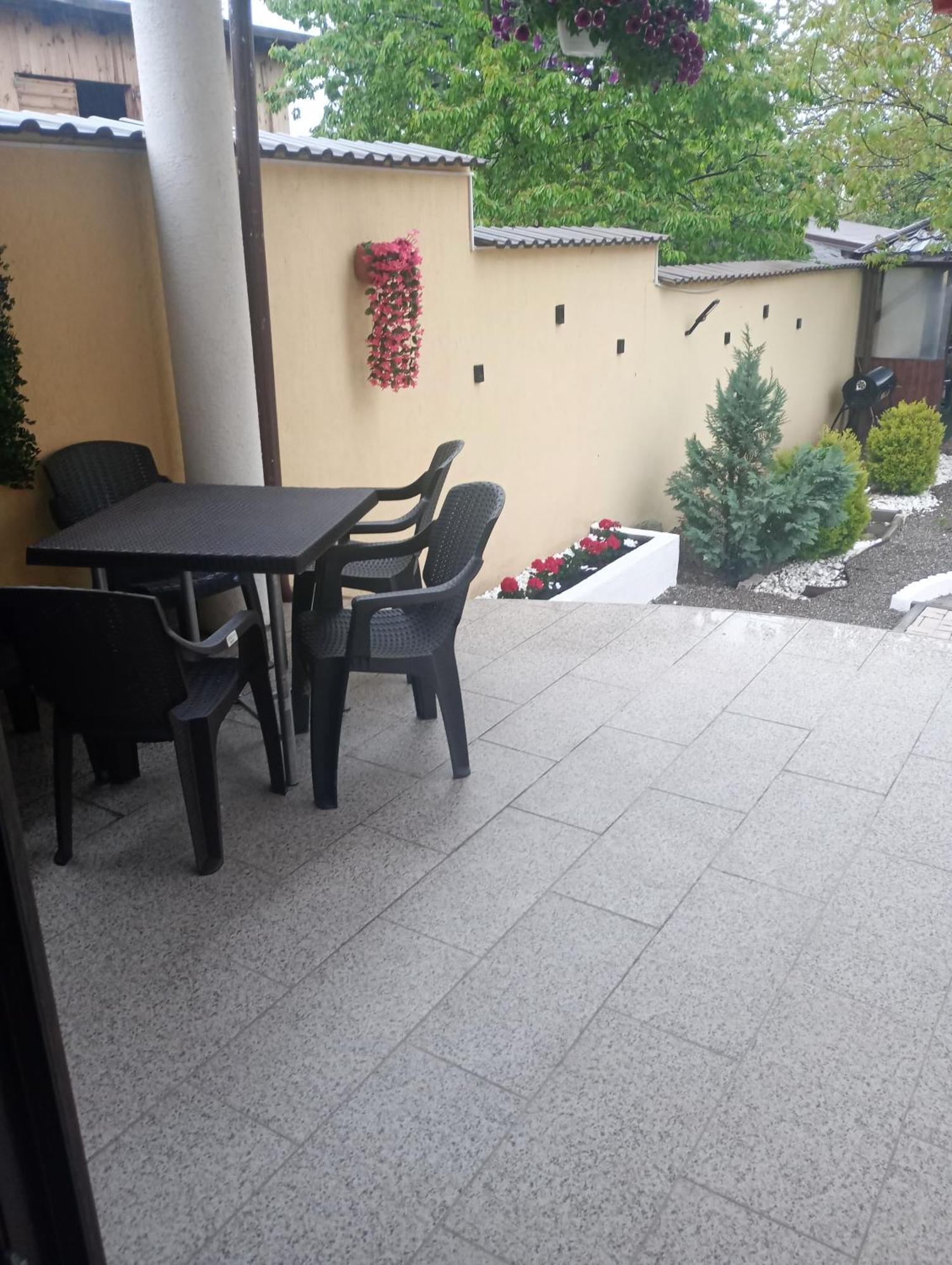 Izabella Guest House 萨彻勒 外观 照片